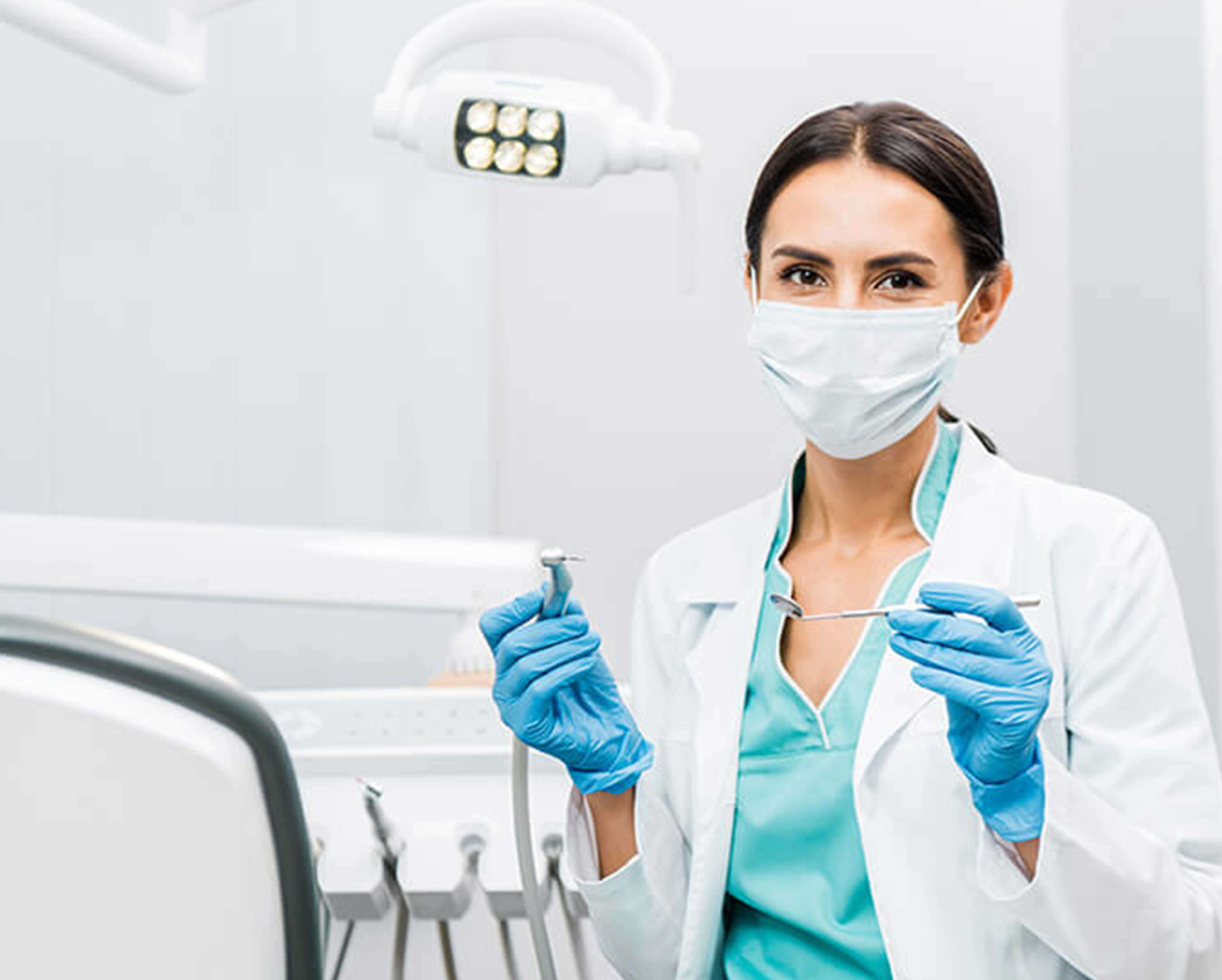 Muss ich für ein Zahnimplantat unbedingt zum Oralchirurgen?